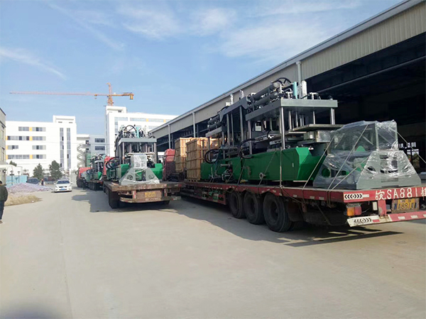 上海界龍實(shí)業(yè)集團(tuán)有限公司成型機(jī)卸機(jī)到位 上海界龍實(shí)業(yè)集團(tuán)有限公司成型機(jī)卸機(jī)到位