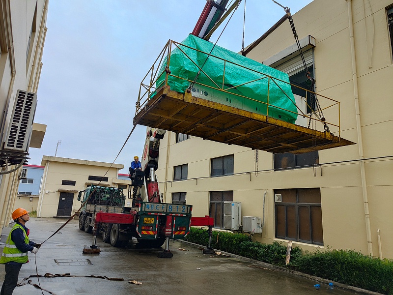 工廠設(shè)備搬運(yùn)上樓