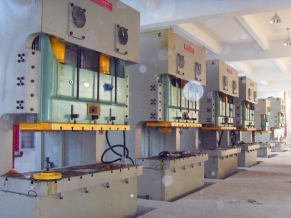 重型設(shè)備吊裝為什么需要更高超的技術(shù)